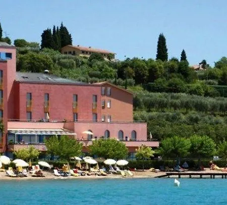 Sportsman Hotel