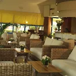 Sportsman Hotel